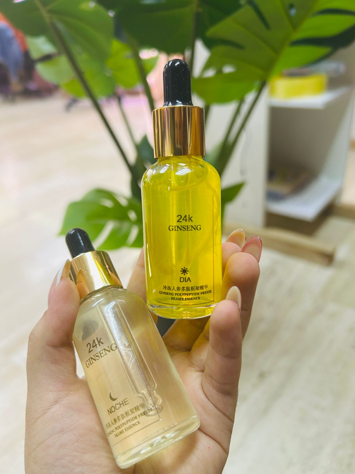 ✨ DÚO GINSENG 24K CON RAÍZ – Rejuvenecimiento de Lujo y Piel Radiante desde la Primera Aplicación 💛