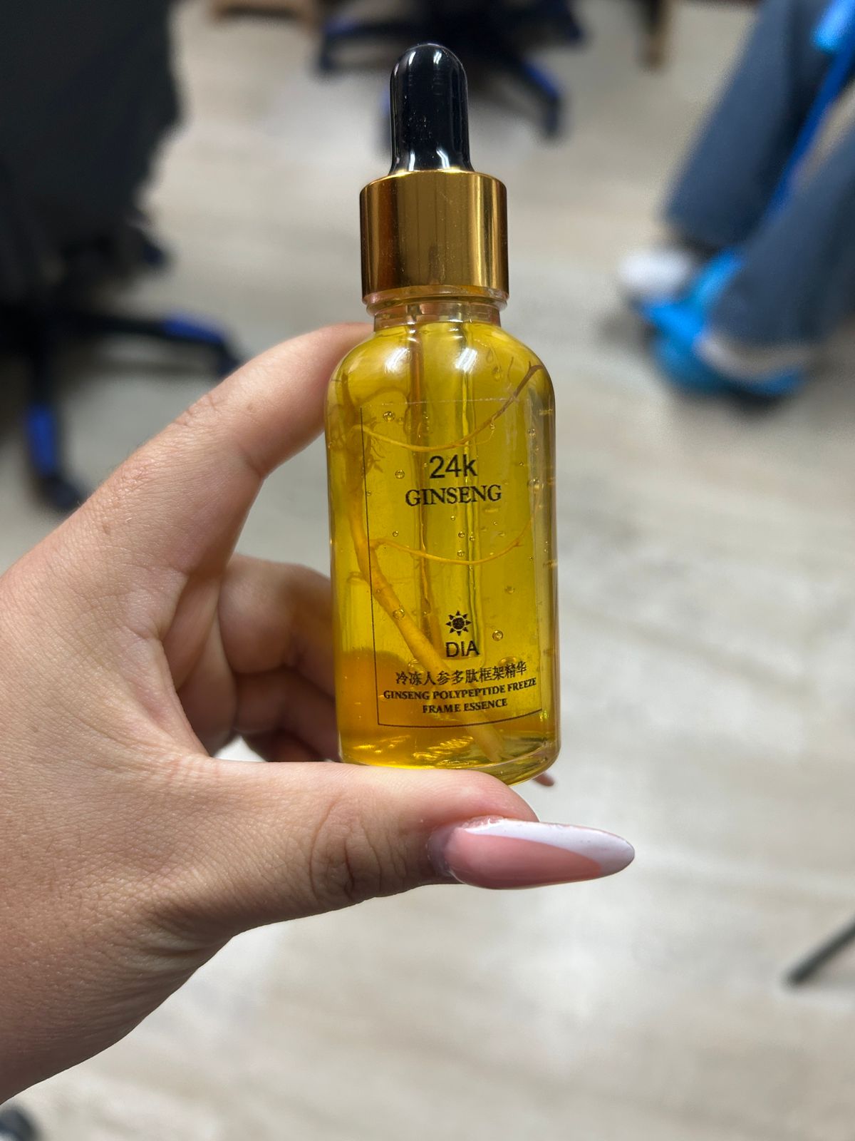 ✨ DÚO GINSENG 24K CON RAÍZ – Rejuvenecimiento de Lujo y Piel Radiante desde la Primera Aplicación 💛